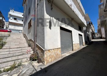 Edificio all\'aperto - Box Via Galileo Galilei
26, Ischitella - foto 8