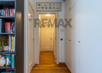 Hall / corridoio - Three-room apartment via monte rosa
 
34, Milano - photo 12