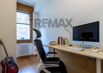 Ufficio - Three-room apartment via monte rosa
 
34, Milano - photo 17