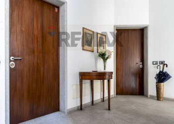 Hall / corridoio - Three-room apartment via monte rosa
 
34, Milano - photo 30