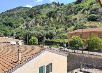Vista delle montagne - Trilocale Via Guglielmo Marconi
 
17, Sora - foto 2