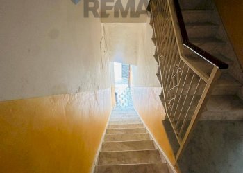Scale - Apartment Via Tirana
 
20, Santa Cristina Gela - photo 2