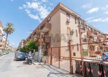 Edificio all\'aperto - Quadrilocale Via Giovanni Gorgone
 
48, Palermo - foto 1