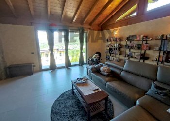 Soggiorno - Villa via felice cavallotti
 
01, Schignano - foto 8
