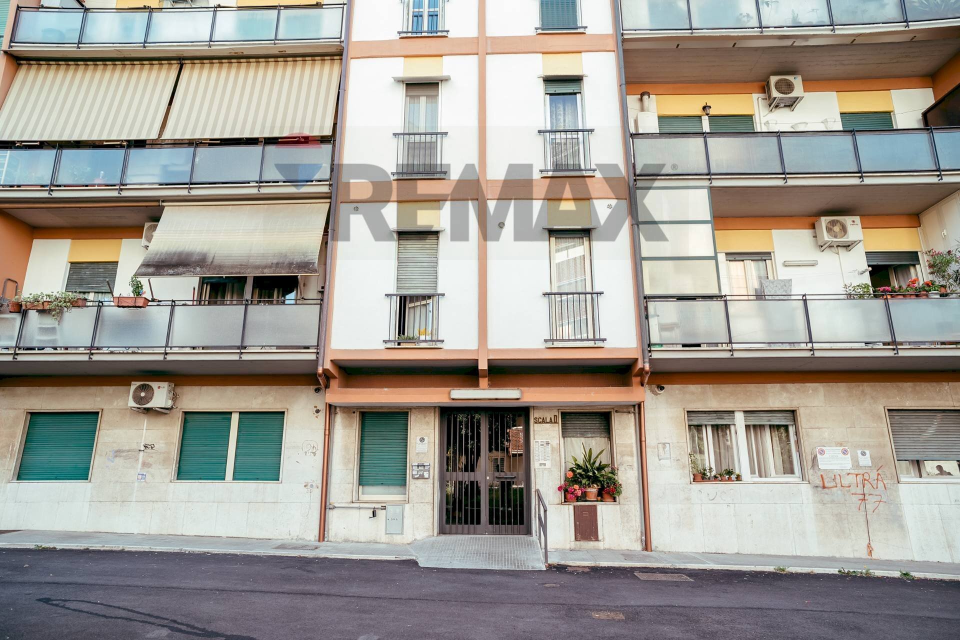 Edificio all\'aperto - Two-room apartment Via Monte Cervialto
82, Roma - photo 2