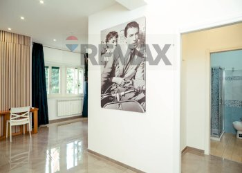 Hall / corridoio - Two-room apartment Via Monte Cervialto
82, Roma - photo 5