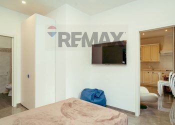Camera / camera da letto - Two-room apartment Via Monte Cervialto
82, Roma - photo 9