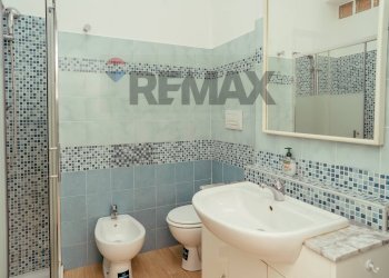 Bagno - Two-room apartment Via Monte Cervialto
82, Roma - photo 14