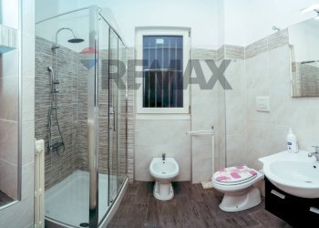 Bagno - Two-room apartment Via Monte Cervialto
82, Roma - photo 16