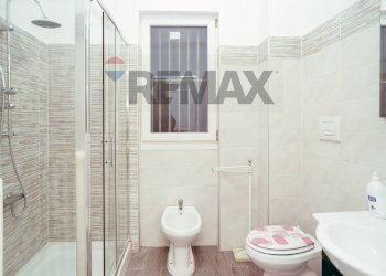 Bagno - Two-room apartment Via Monte Cervialto
82, Roma - photo 17