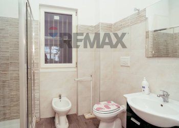 Bagno - Two-room apartment Via Monte Cervialto
82, Roma - photo 18