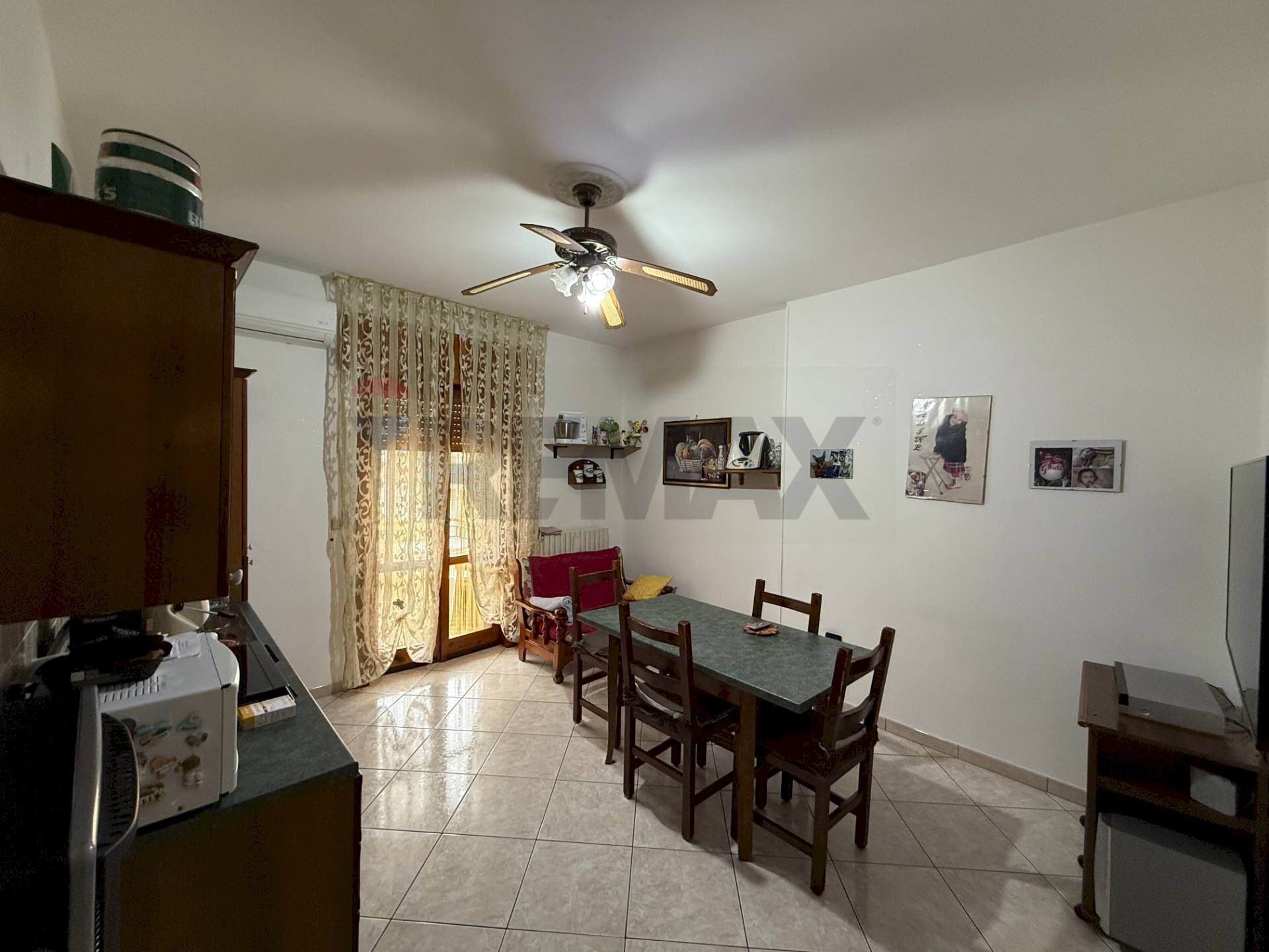 Sala da pranzo - Quadrilocale Via Mazzini
 
64, San Pietro Vernotico - foto 1