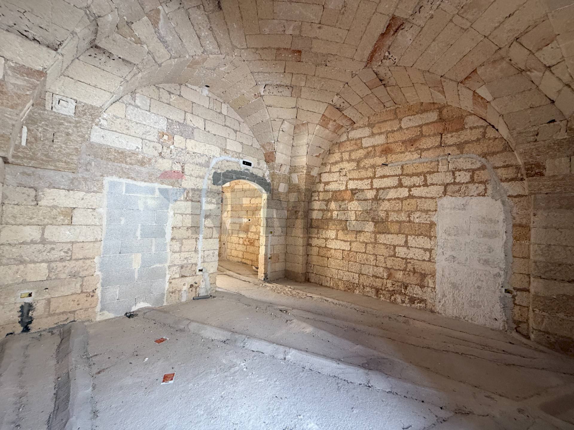Cantina - Casa indipendente Via Duca degli Abruzzi
62, San Pietro Vernotico - foto 2