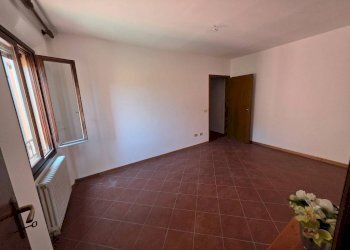 Camera da letto - Two-room apartment via Borgo, Minerbio - photo 17