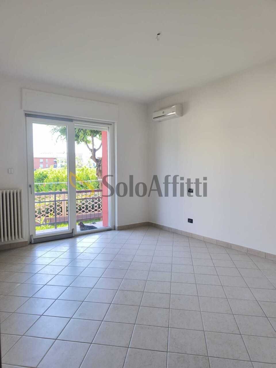 salotto - Quadrilocale Via Juvarra 9, Chieri - foto 1
