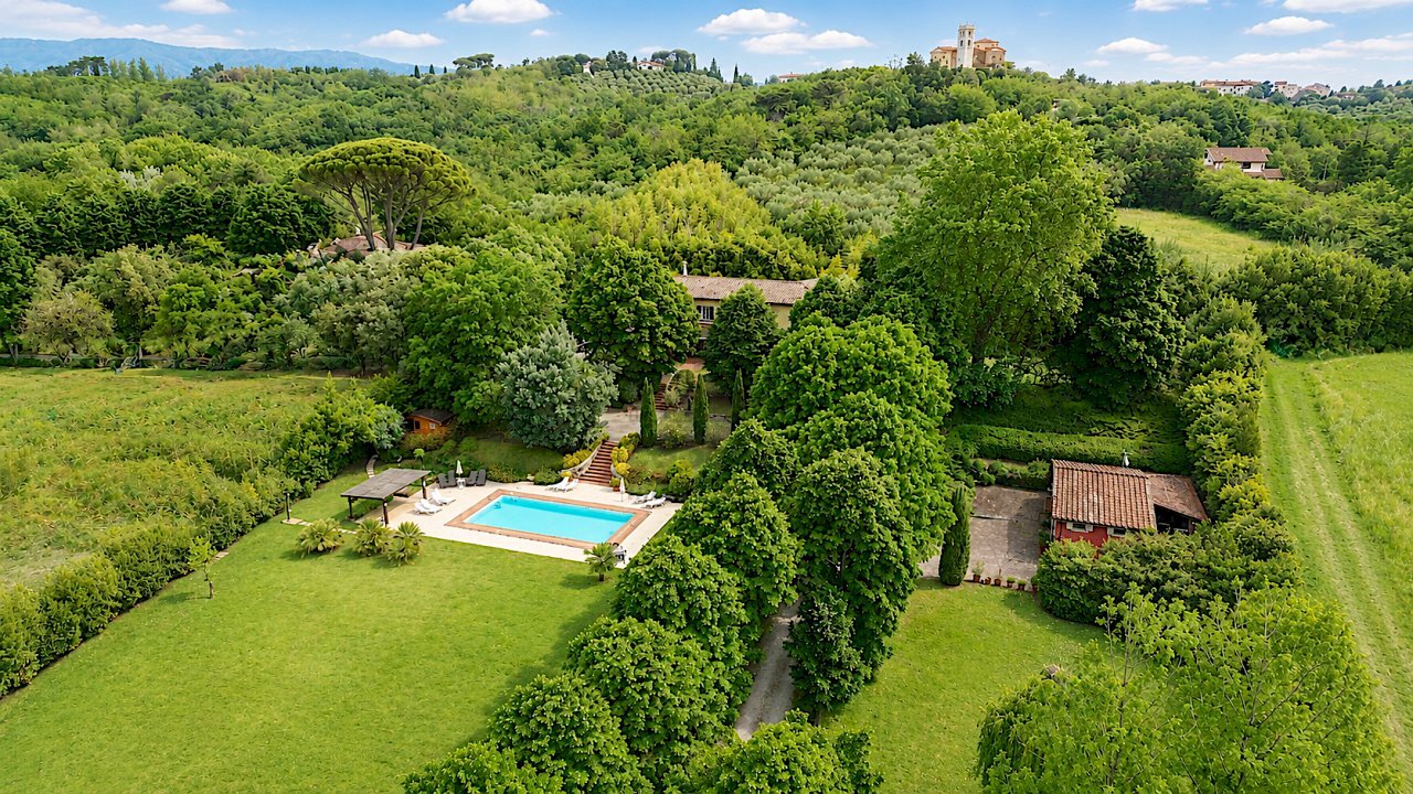 vendesi villa moderna con piscina lucca - Villa Via di Tiglio 33, Capannori - foto 2