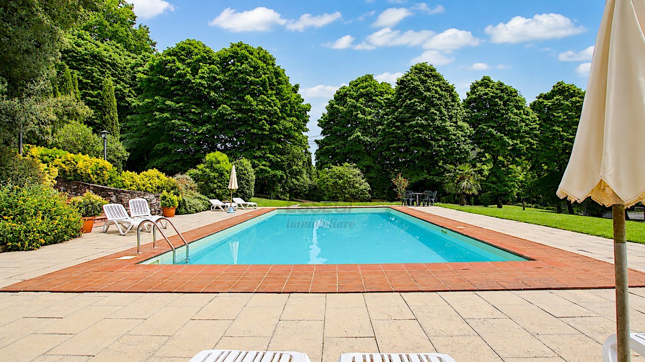 vendesi villa moderna con piscina lucca ChatGPT Im - Villa Via di Tiglio 33, Capannori - foto 3