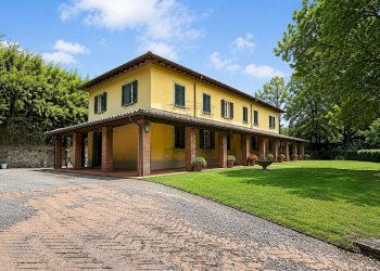 vendesi villa moderna con piscina lucca ChatGPT Im - Villa Via di Tiglio 33, Capannori - foto 5