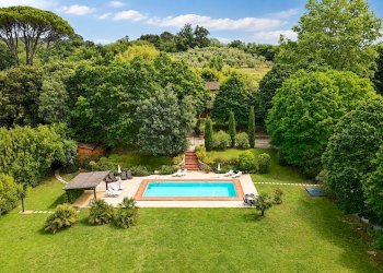 vendesi villa moderna con piscina lucca ChatGPT Im - Villa Via di Tiglio 33, Capannori - foto 10