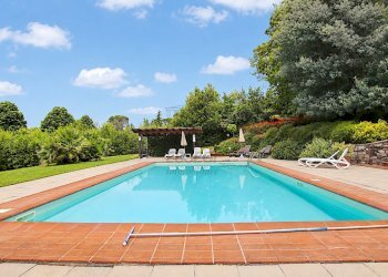 vendesi villa moderna con piscina lucca ChatGPT Im - Villa Via di Tiglio 33, Capannori - foto 14