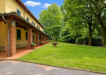 vendesi villa moderna con piscina lucca ChatGPT Im - Villa Via di Tiglio 33, Capannori - foto 18