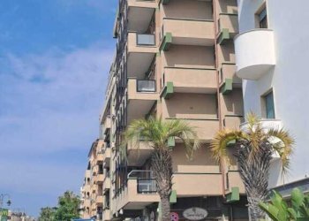 Palazzo - Apartment Via Ancona, Nettuno - photo 2