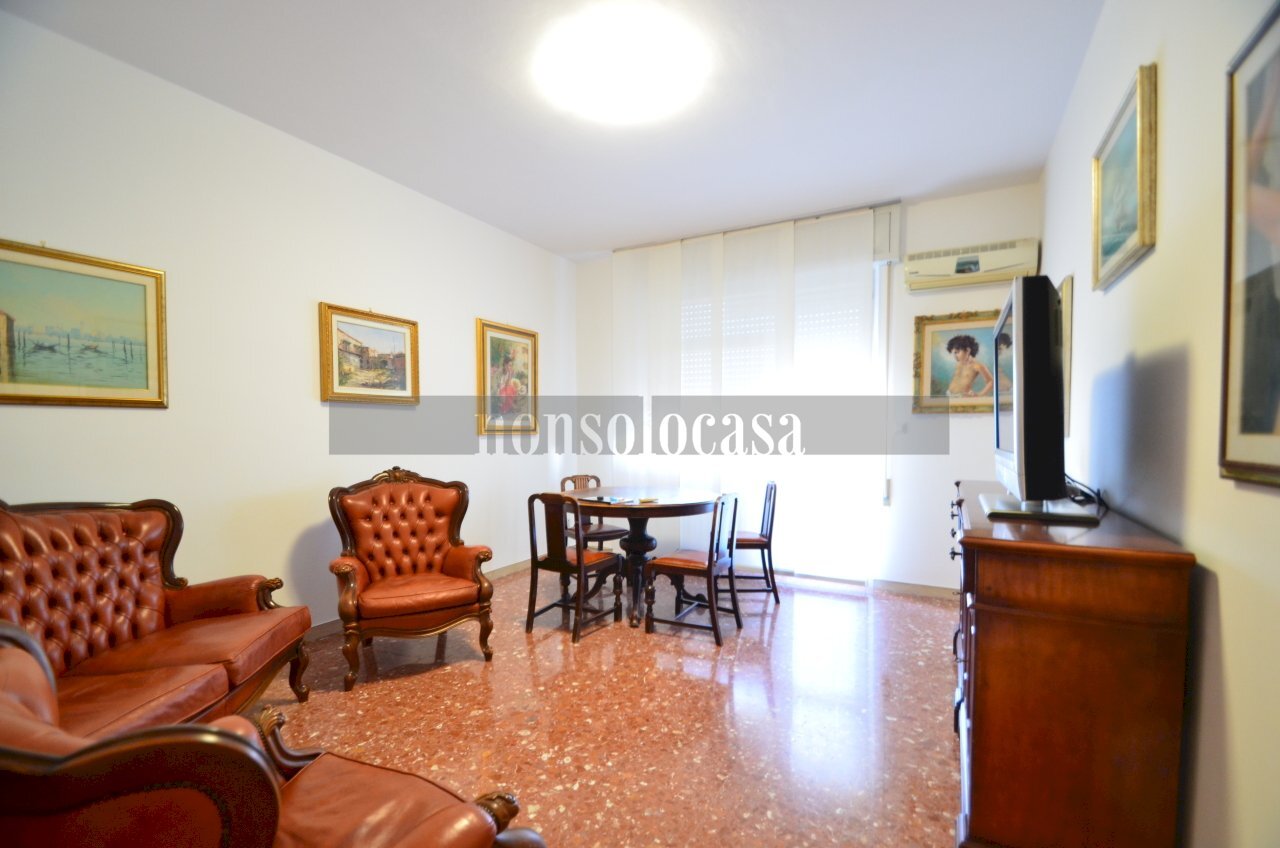 SOGGIORNO - Three-room apartment Via Alessandro Manzoni, Perugia - photo 2