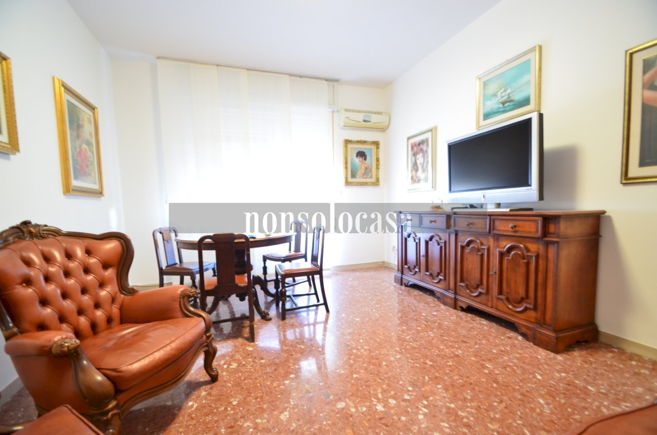 SOGGIORNO - Three-room apartment Via Alessandro Manzoni, Perugia - photo 3