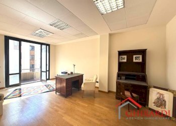 2.5 UFFICIO 1.jpeg - Ufficio Piazza Dante 10, Genova - foto 1