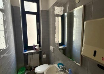 4.0 BAGNO.jpeg - Ufficio Piazza Dante 10, Genova - foto 9