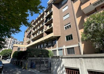 Facciata ovest - Two-room apartment Viale Massenzio Masia 79, Como - photo 4
