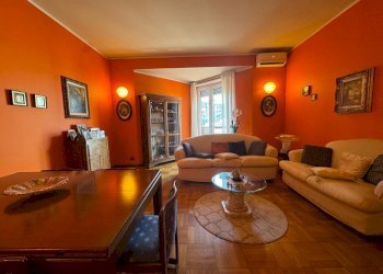 Soggiorno - Two-room apartment Viale Massenzio Masia 79, Como - photo 8