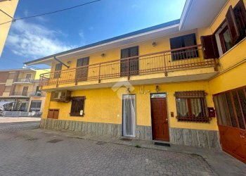 Four-room apartment Via losa, Robassomero - photo 1
