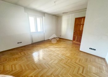 Four-room apartment Via losa, Robassomero - photo 19