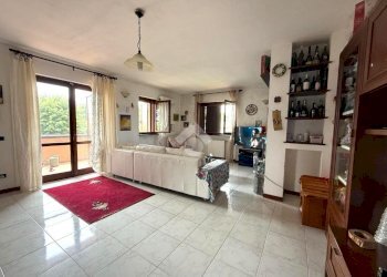 Portion of a house Via Lobrino, Cerano - photo 1