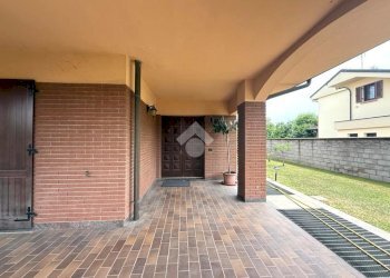 Portion of a house Via Lobrino, Cerano - photo 10