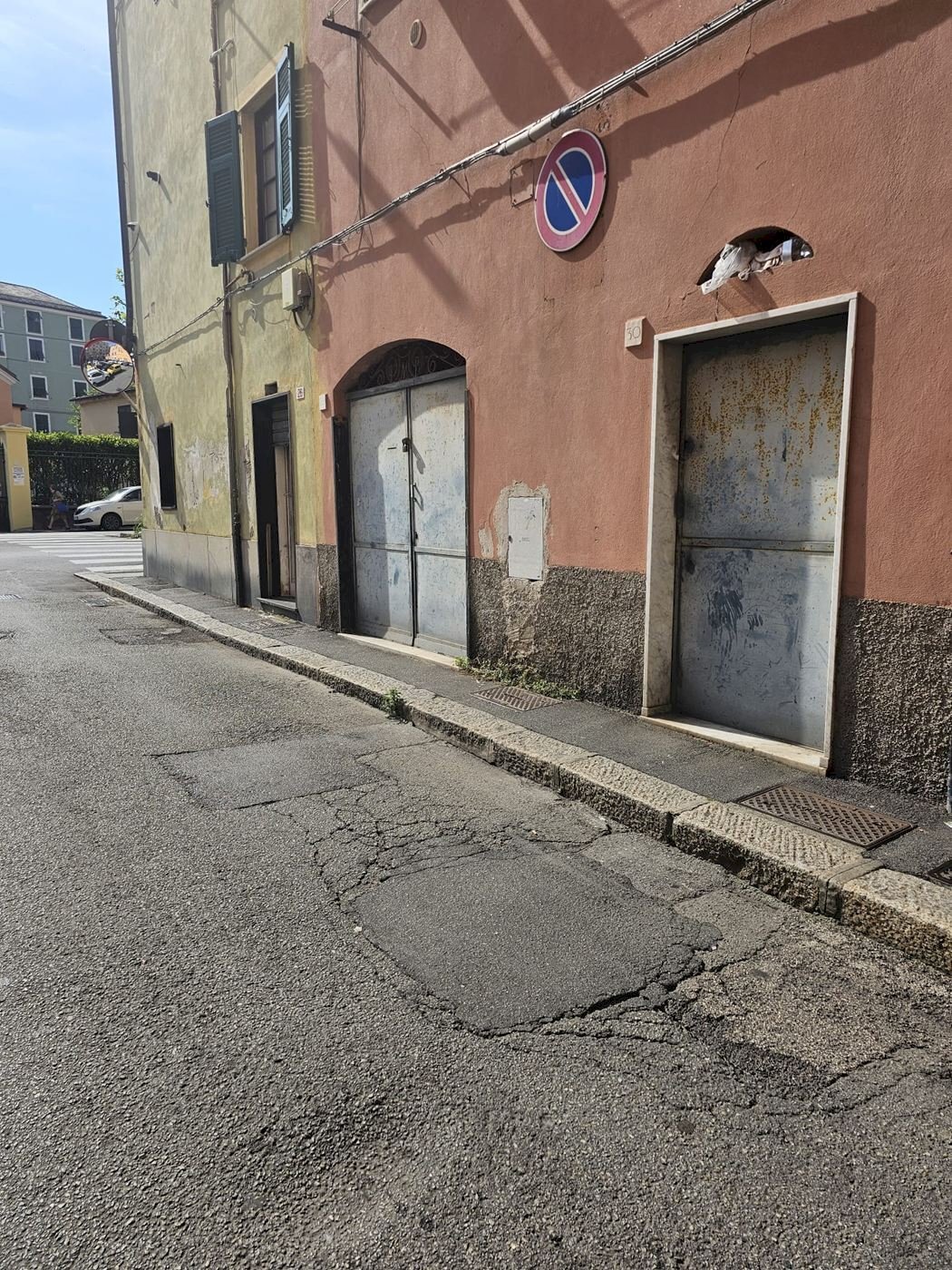 Magazzino piazza aprosio, Genova (zona Sestri Ponente) - foto 1