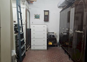 Magazzino piazza aprosio, Genova (zona Sestri Ponente) - foto 4