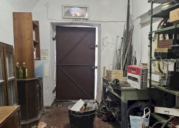 Magazzino piazza aprosio, Genova (zona Sestri Ponente) - foto 5