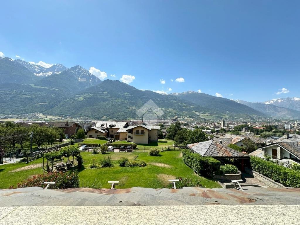 Villa a Schiera Via Alessandro Passerin D'Entreves, Aosta - foto 2