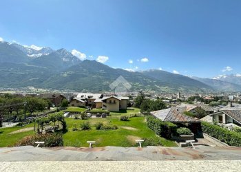 Villa a Schiera Via Alessandro Passerin D'Entreves, Aosta - foto 2