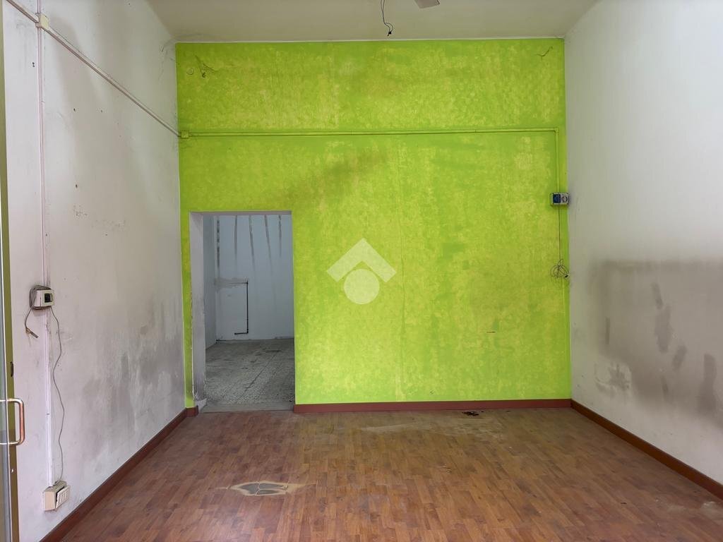 Negozio Negozio/Ufficio Via San Donato, Bologna (zona San Donato) - foto 2
