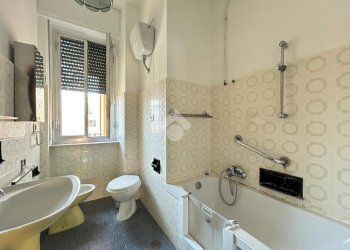 Three-room apartment Corso Europa, Genova (neighborhood Sturla) - photo 13