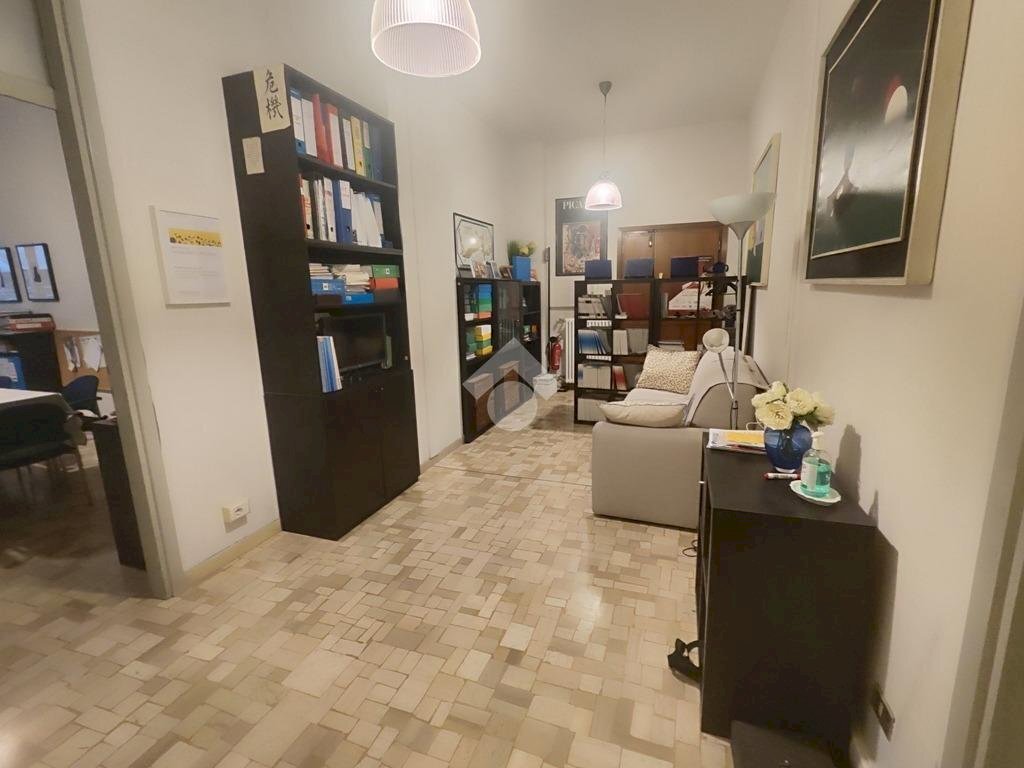 Office Via Milazzo, Bologna (neighborhood Centro Storico) - photo 1