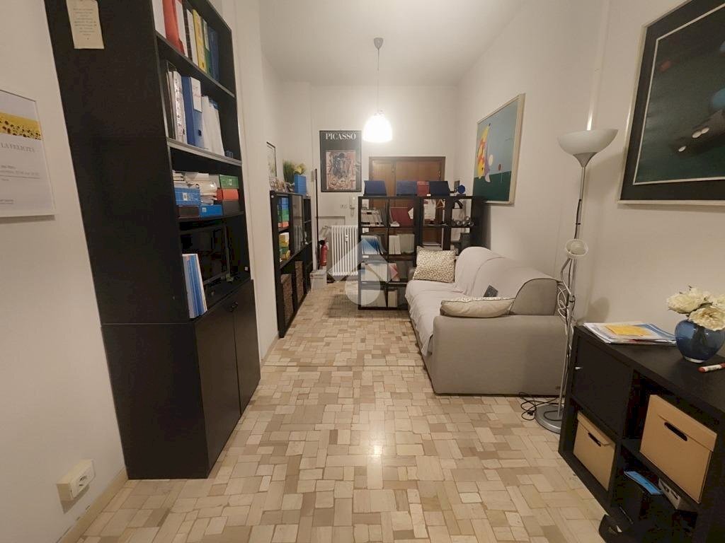 Office Via Milazzo, Bologna (neighborhood Centro Storico) - photo 2