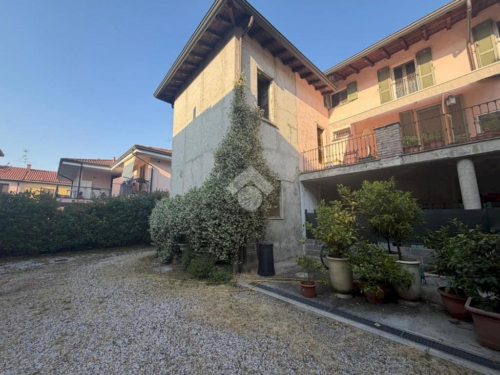 Independent house Via Camillo Zoja, Grezzago - photo 1