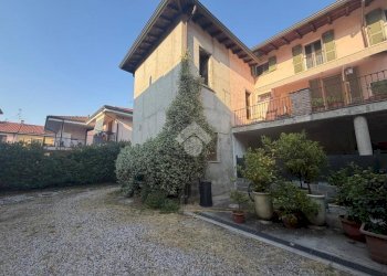 Independent house Via Camillo Zoja, Grezzago - photo 1