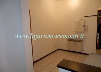 Bilocale Savona (zona Centro storico) - foto 8