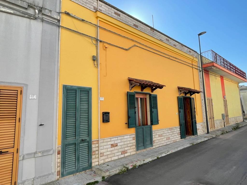 Facciata - Casa indipendente via Giuseppe Verdi, Neviano - foto 3