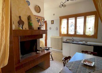 Cucina - Casa indipendente via Giuseppe Verdi, Neviano - foto 14